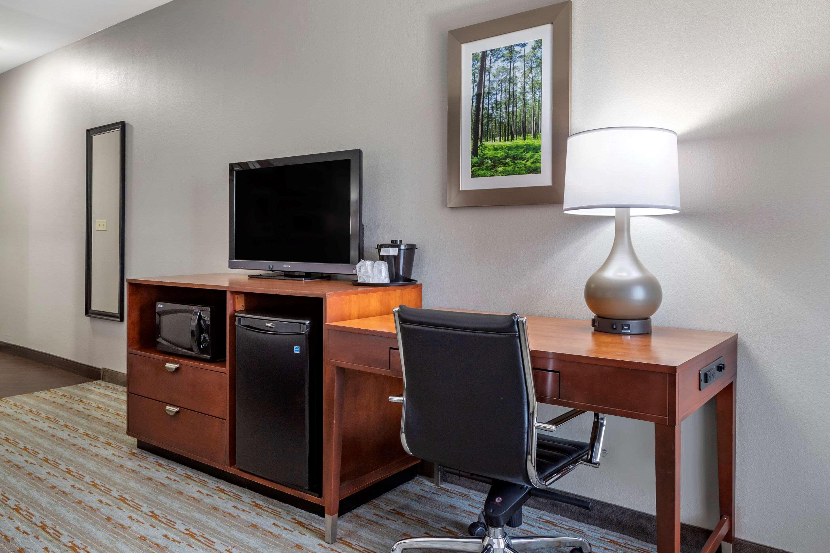 Comfort Inn & Suites Клівленд Екстер'єр фото
