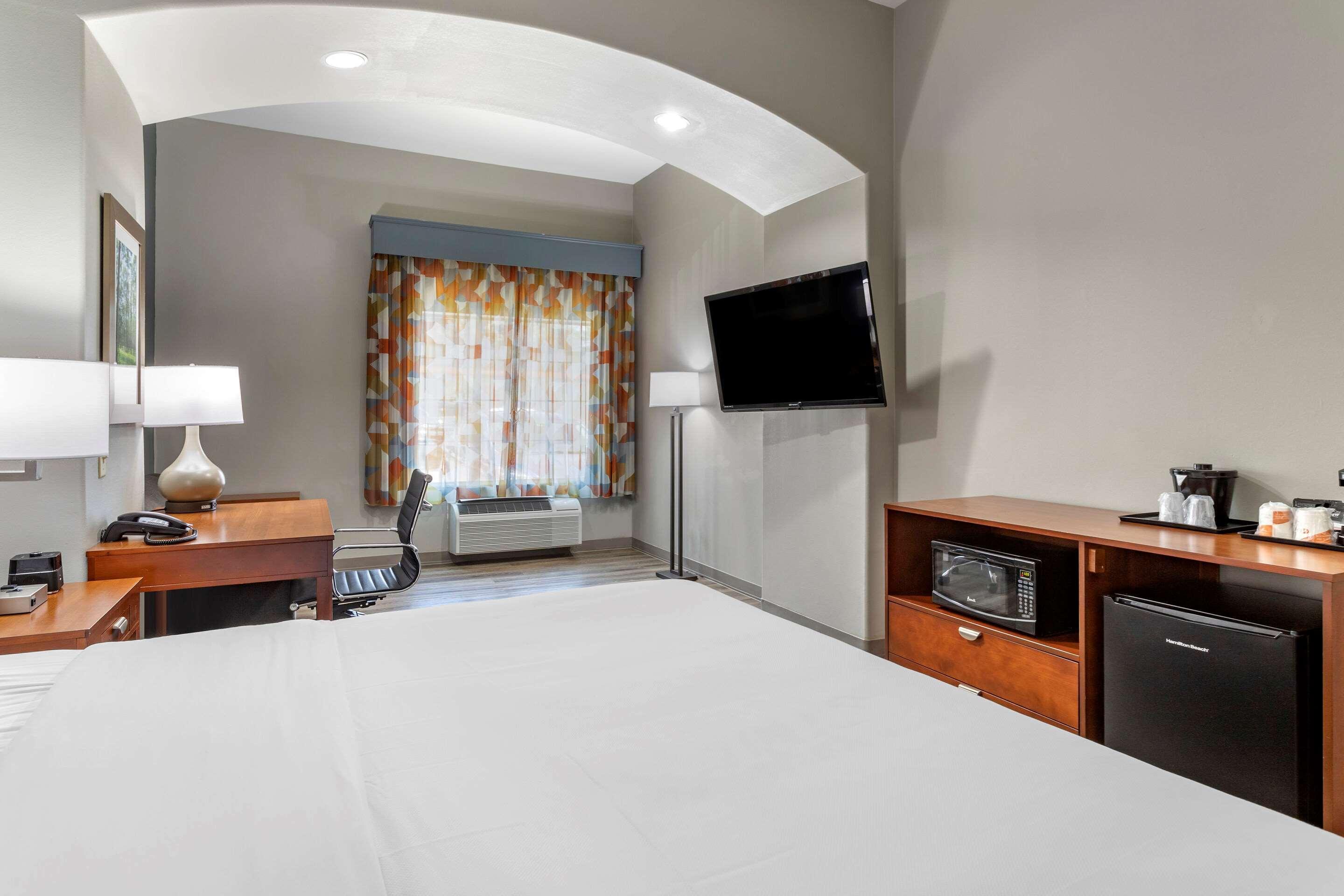 Comfort Inn & Suites Клівленд Екстер'єр фото