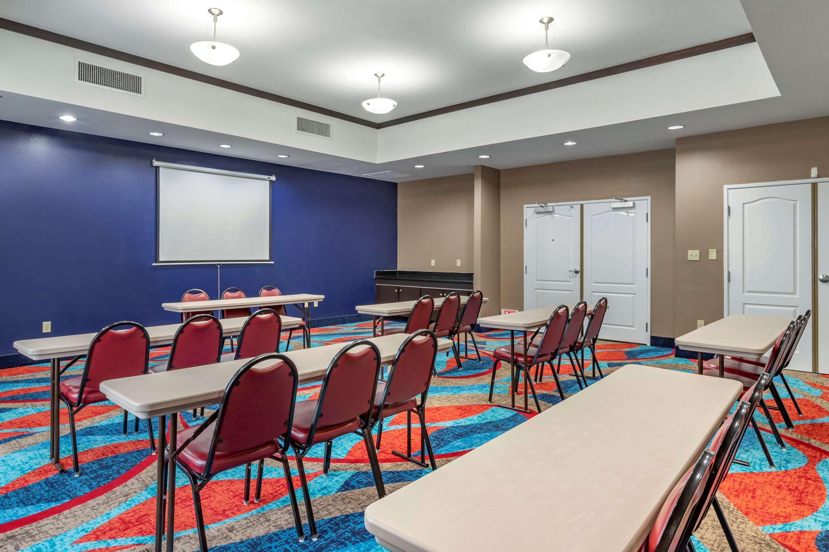 Comfort Inn & Suites Клівленд Екстер'єр фото