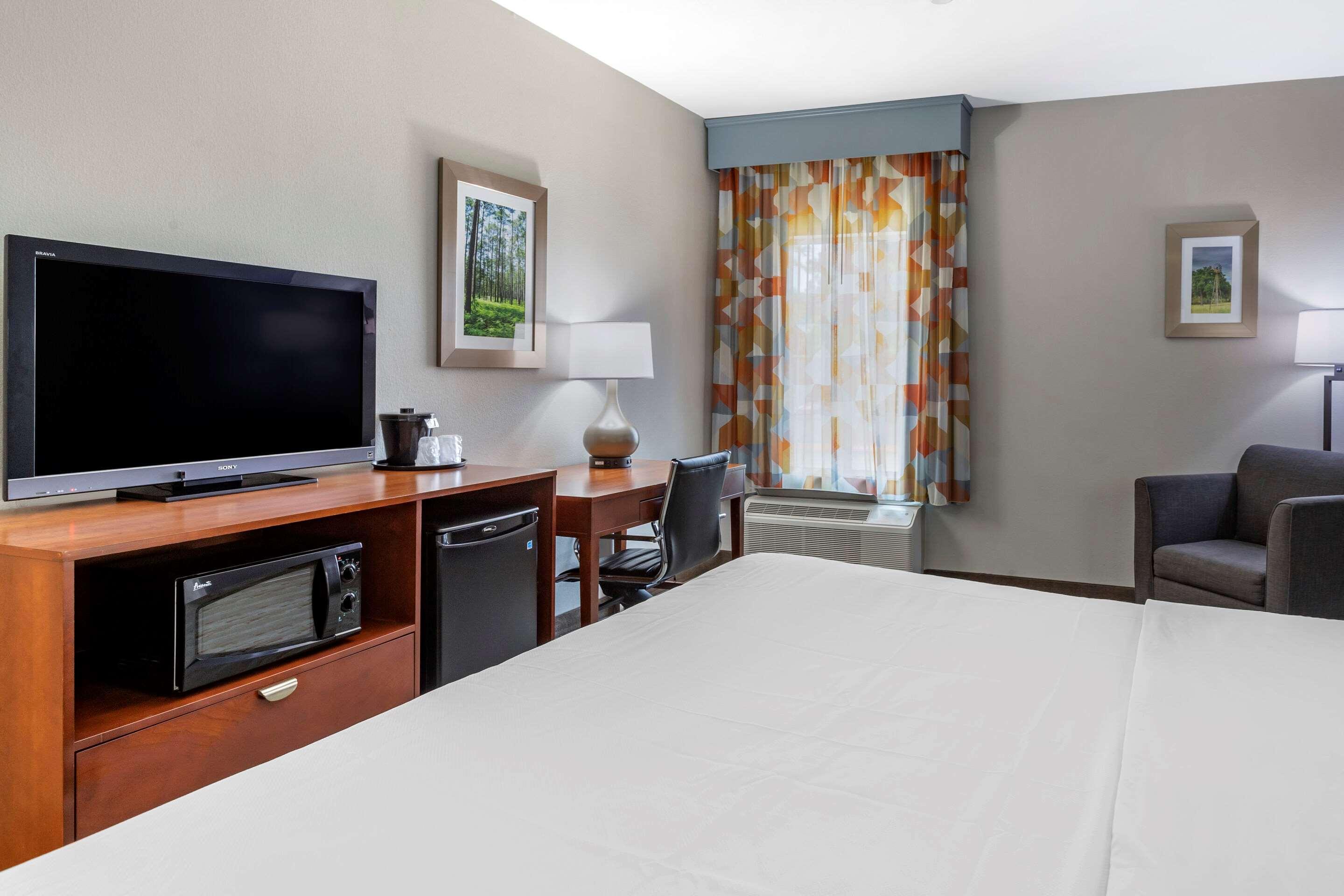 Comfort Inn & Suites Клівленд Екстер'єр фото